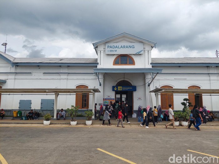 Stasiun Padalarang, Bandung Barat.