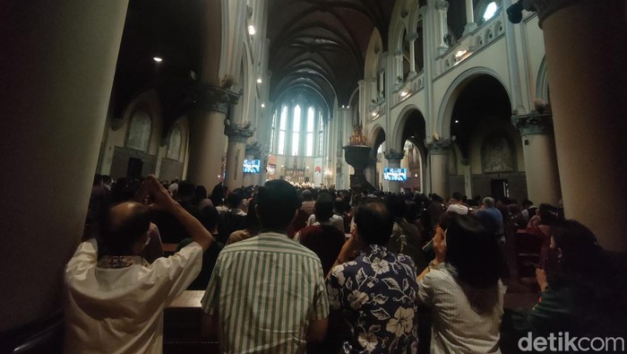 Misa Natal Pontifikal digelar secara khidmat di Gereja Katedral, Jakarta Pusat