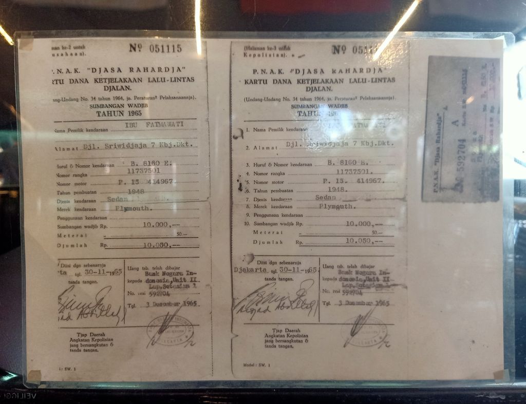 Surat mobil pertama milik Fatmawati atau istri Presiden Soekarno di Kebon Vintage Cars Bali.