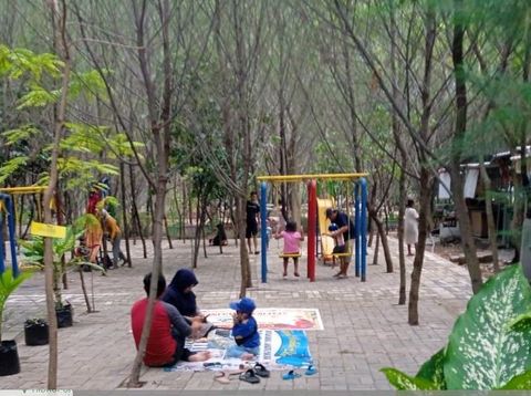 Seperti Taman Hutan Raya (Tahura) Pakal 1. Destinasi wisata ini berada di Kelurahan/Kecamatan Pakal, Surabaya.