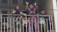 Tradisi serak gulo ini sempat dua hari tertunda karena adanya wabah COVID-19. (Jeka Kampai/detikSumut)