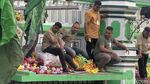 10 Momen Keseruan Tradisi Serak Gulo Warga Keturunan India di Padang
