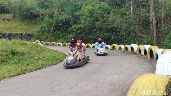 Serunya Menjajal Wisata Ekstrem Luge di Lugs Gravity Lembang