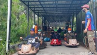 Bentuknya seperti gokart, namun tak menggunakan mesin untuk bergerak melainkan gravitasi dari jalan yang menurun (Foto: Whisnu Pradana/detikJabar).