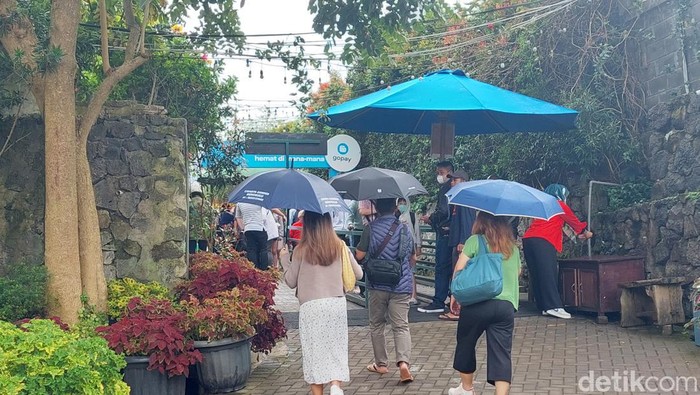 Wisatawan saat kunjungi objek wisata di Lembang