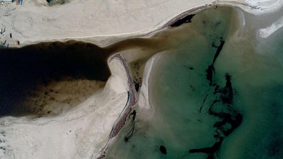 Lanskap Indah Saat Danau Mert dan Laut Hitam Bertemu