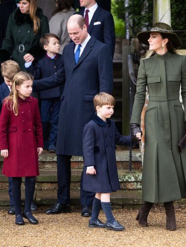 Pangeran William, Putri Kate, Pangeran George, Putri Charlotte dan Pangeran Louis menghadiri kebaktian Natal di Sandringham, Norfolk, pada Minggu (25/12/2022).