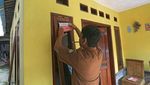 7.777 Rumah Penerima Bansos Ditempelkan Stiker Keluarga Miskin