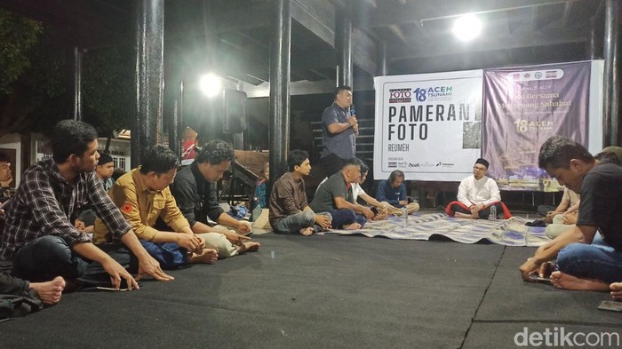 Almuniza saat memberikan testimoni. (Agus Setyadi/detikSumut)