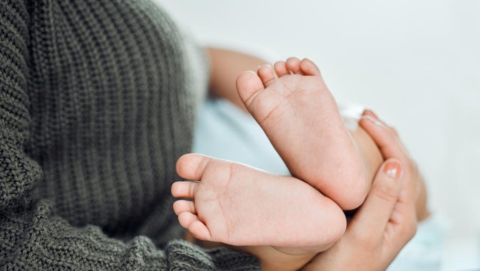 Begini Pertolongan Pertama saat Anak Kejang, Bukan Masukkan Sendok ke Mulut!