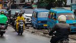Awas Macet! Ada Pengecoran Jalan di Cirendeu