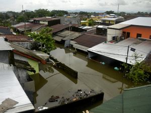 Data Terkini Banjir Makassar: 3.189 Rumah Terendam, 1.652 Warga Mengungsi