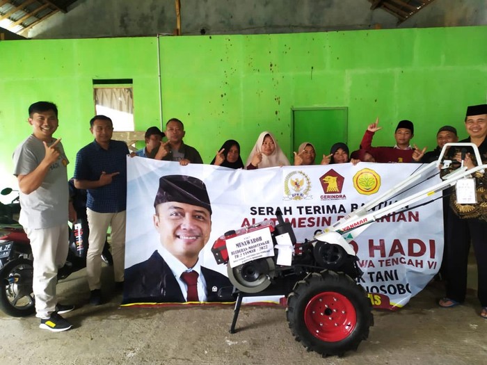 Bantuan alsintan dari Legislator Gerindra.