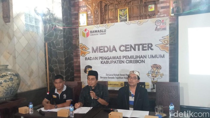 Bawaslu Cirebon.