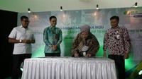Nota kesepahaman tersebut ditandatangani oleh Direktur Pelayanan BPJS Ketenagakerjaan Roswita Nilakurnia, Direktur Perencanaan Strategis dan TI BPJS Ketenagakerjaan Pramudya Iriawan Buntoro, dan Direktur Keuangan PT Ayopop Teknologi Indonesia Alexander Andrew Jatra yang disaksikan oleh Direktur Utama BPJS Ketenagakerjaan-Anggoro Eko Cahyo.