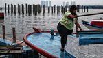 Cuaca Buruk, Pelabuhan Muara Angke Sepi Penumpang