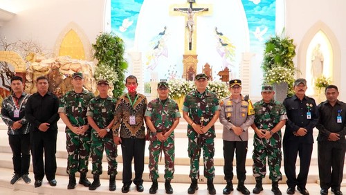 Dandim 1611/Badung Kolonel Inf Dody Triyo Hadi memastikan pelaksanaan Natal di Denpasar pada Minggu (25/12/22/2022) berlangsung aman dan lancar.