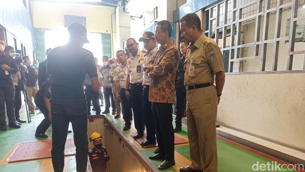 Heru Budi Sidak Lokasi Uji KIR di Ujung Menteng Jaktim