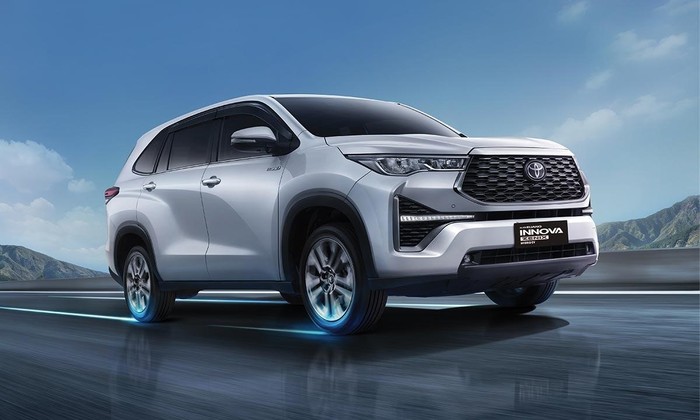 Innova Zenix Hybrid EV