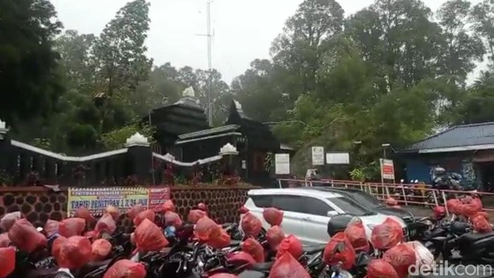 Jalur Pendakian Gunung Lawu Dibuka di Malam Tahun Baru
