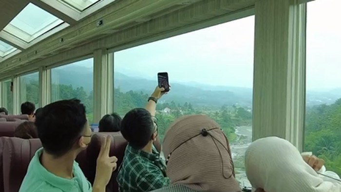 kereta panoramic