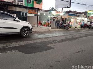 Lubang Jalan di Karya Wisata Medan Johor Sudah Diperbaiki