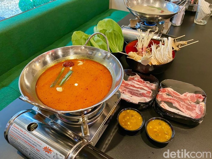 Slurpp! Pedas Nikmat Malatang Hot Pot di Bangka Favorit Rachel Vennya