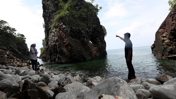 Objek wisata Gua Sarang yang memiliki spot eksotis di Pulau Weh merupakan salah satu destinasi yang masuk dalam Anugerah Pesona Indonesi (API) Award yang ramai kunjungi wisatawan domestik dan mancanegara. Irwansyah Putra/Antara Foto Objek wisata Gua Sarang yang memiliki spot eksotis di Pulau Weh merupakan salah satu destinasi yang masuk dalam Anugerah Pesona Indonesi (API) Award yang ramai kunjungi wisatawan domestik dan mancanegara. Irwansyah Putra/Antara Foto