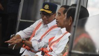 Diketahui Presiden Joko Widodo, Menko Kemaritiman dan Investasi Luhut Binsar Pandjaitan, dan Menteri Perhubungan Budi Karya Sumadi, berangkat menggunakan kereta Commuter Line (KRL) dari Stasiun Tanah Abang.  