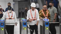 Presiden Joko Widodo berharap proyek LRT Jabodebek yang perkembangannya telah mencapai 85 persen itu bisa beroperasi dan digunakan masyarakat pada Juli 2023.  