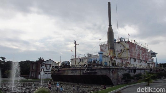 Monumen Kapal PLTD Apung 1 Saksi Bisu Tsunami Aceh 26 Desember 2004
