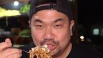Momen Kuliner Seru Nex Carlos, Cicip Bakmi Hidden Gem dan Babi Guling