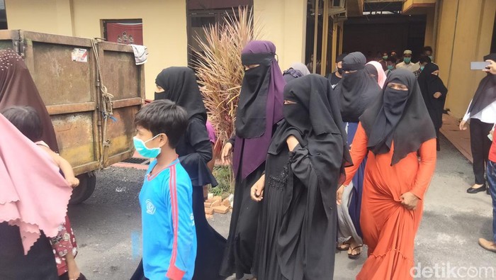 Para Imigran Rohingya diamankan Polres Tanjungbalai. (Perdana Ramadhan / detikSumut)
