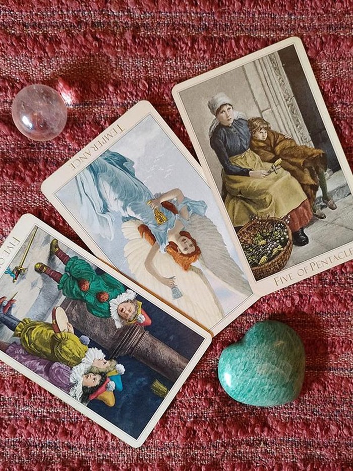 Pembacaan Kartu Tarot Kavita.