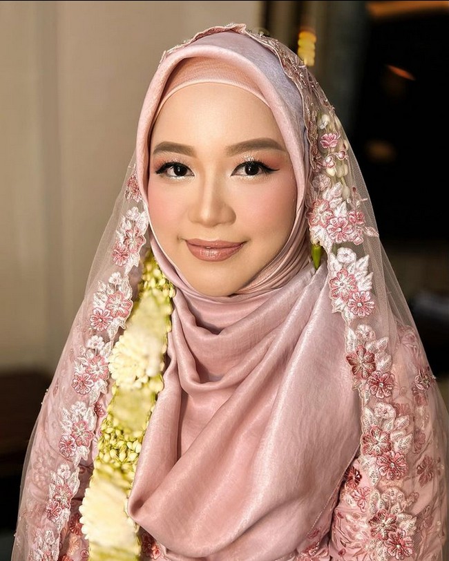 8 Foto Inspirasi Baju Pengantin Syari dari Pernikahan Fotografer Diera