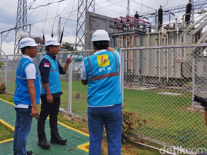 Plt Direktur Jendral Ketenagalistrikan Kementerian ESDM, Dadan Kusdiana di banyuwangi