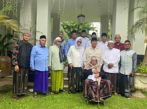 Prabowo Gelar Pertemuan Tertutup 5 Jam dengan Para Kiai Jatim di Surabaya