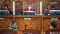  Romo Magnis menjadi saksi meringankan untuk terdakwa Bharada Richard Eliezer Pudihang Lumiu terkait kasus pembunuhan Yosua di Pengadilan Negeri Jakarta Selatan, Senin (26/12/2022).