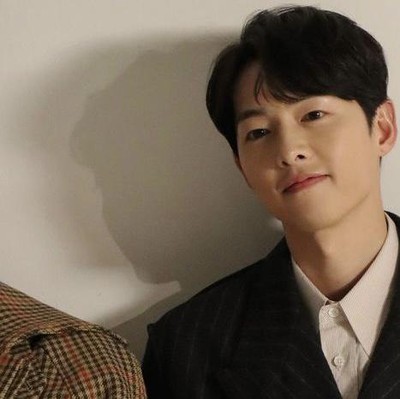 Song Joong Ki Song Joong Ki ternyata sering diet puasa.