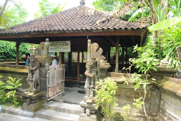 Potret Pura Penataran Sasih, Prasasti Blanjong, Candi Tebing Tegallinggah.