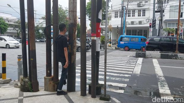Tiang semrawut kayutangan malang