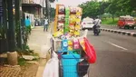 Terlalu Kreatif, 10 Pedagang Makanan Ini Punya Wadah yang Nyeleneh