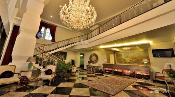 Royal Hotel