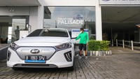 Lalu diposisi ke-4 ada Hyundai Ionic EV. Penjualannya berbeda tipis dengan Lexus UX300e yakni 45 unit. Sayangnya ini menjadi salah satu mobil yang berumur pendek, mobil ini juga akan disuntik mati di tahun ini. Grandyos Zafna/detikcom