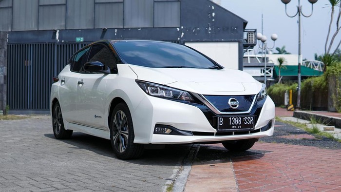 Selama Januari sampai dengan November 2022, ribuan unit mobil listrik terjual di Indonesia. Nah, mobil apa yang paling laris? Simak foto-fotonya berikut ini.