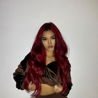 Gaya remaja yang berusia 16 tahun ini berbeda dengan remaja pada usianya. Ia kerap tampil seksi dan terbuka. Foto: Dok. Instagram @queennara_h.