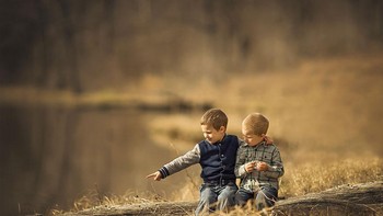 Phillip mengaku mempelajari edit Photo selama empat tahun lalu dan hingga kini belum berhenti.  Foto: Phillip Haumesser via Demilked