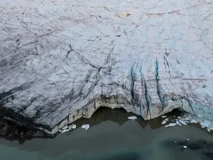 Potensi Megatsunami Meningkat Dampak Gletser Mencair