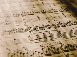 Daftar Lirik Lagu Paling Dicari di 2025: Tabola Bale Posisi 2 Global