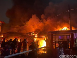 Kesaksian Warga saat Kebakaran Pasar Sentral Makassar: Api Tiba-tiba Membesar